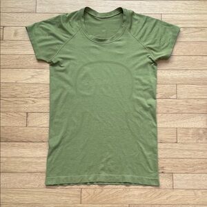 Swiftly tech short sleeve size 8 lululemon